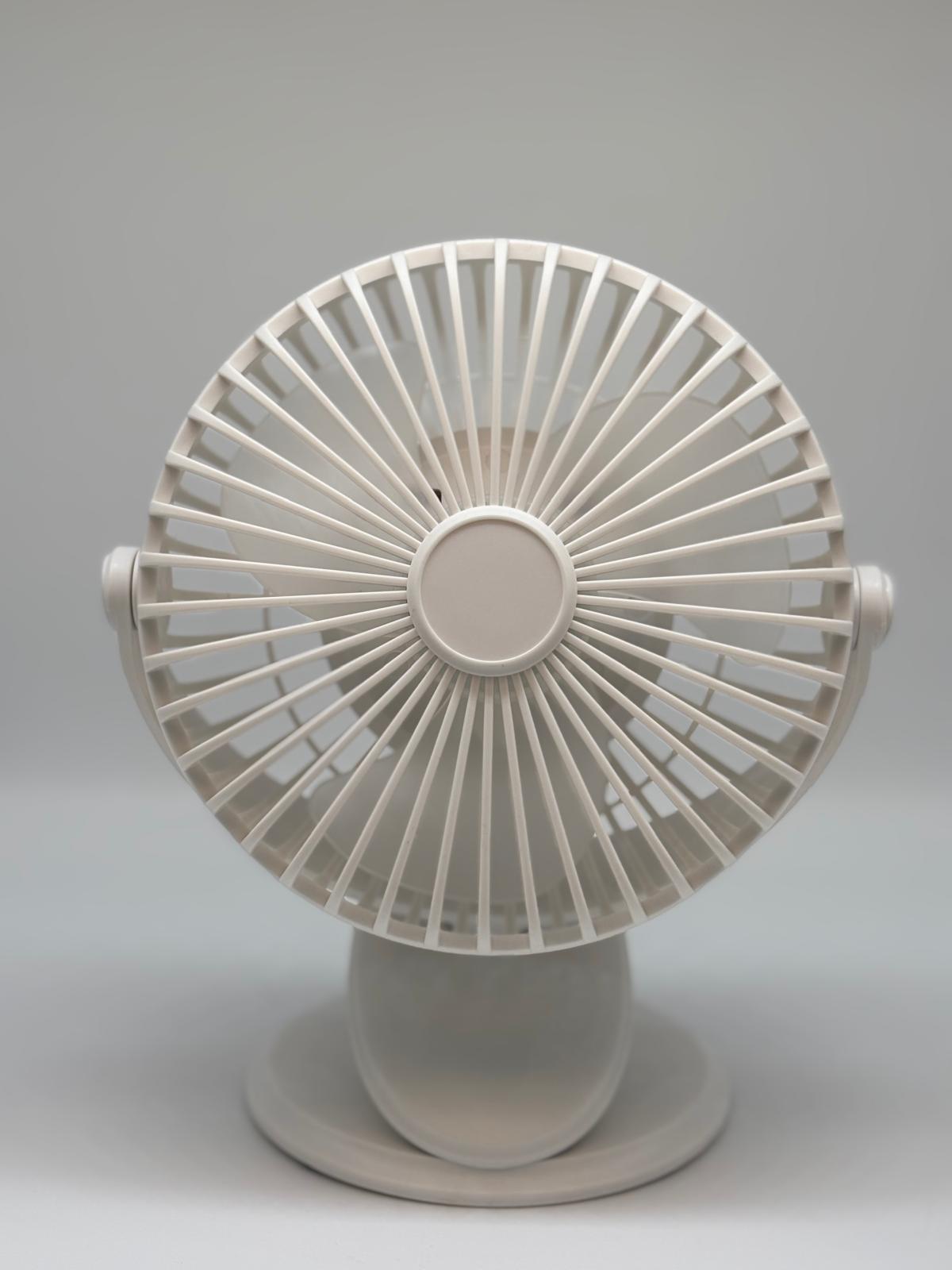 360° Adjustable Mini Clip Fan – USB Rechargeable