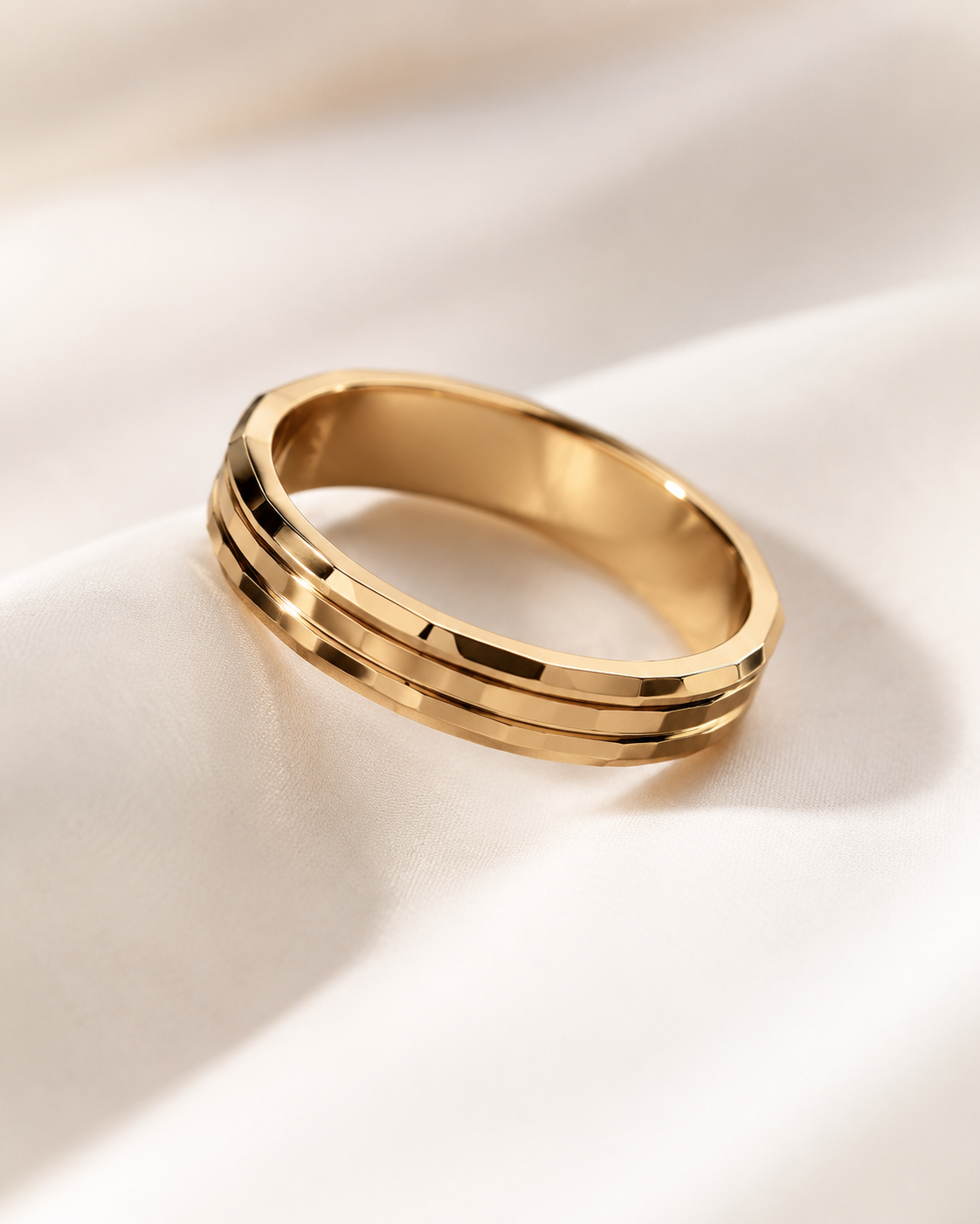 Men’s Gold-Tone Faceted Band Ring – Size 12