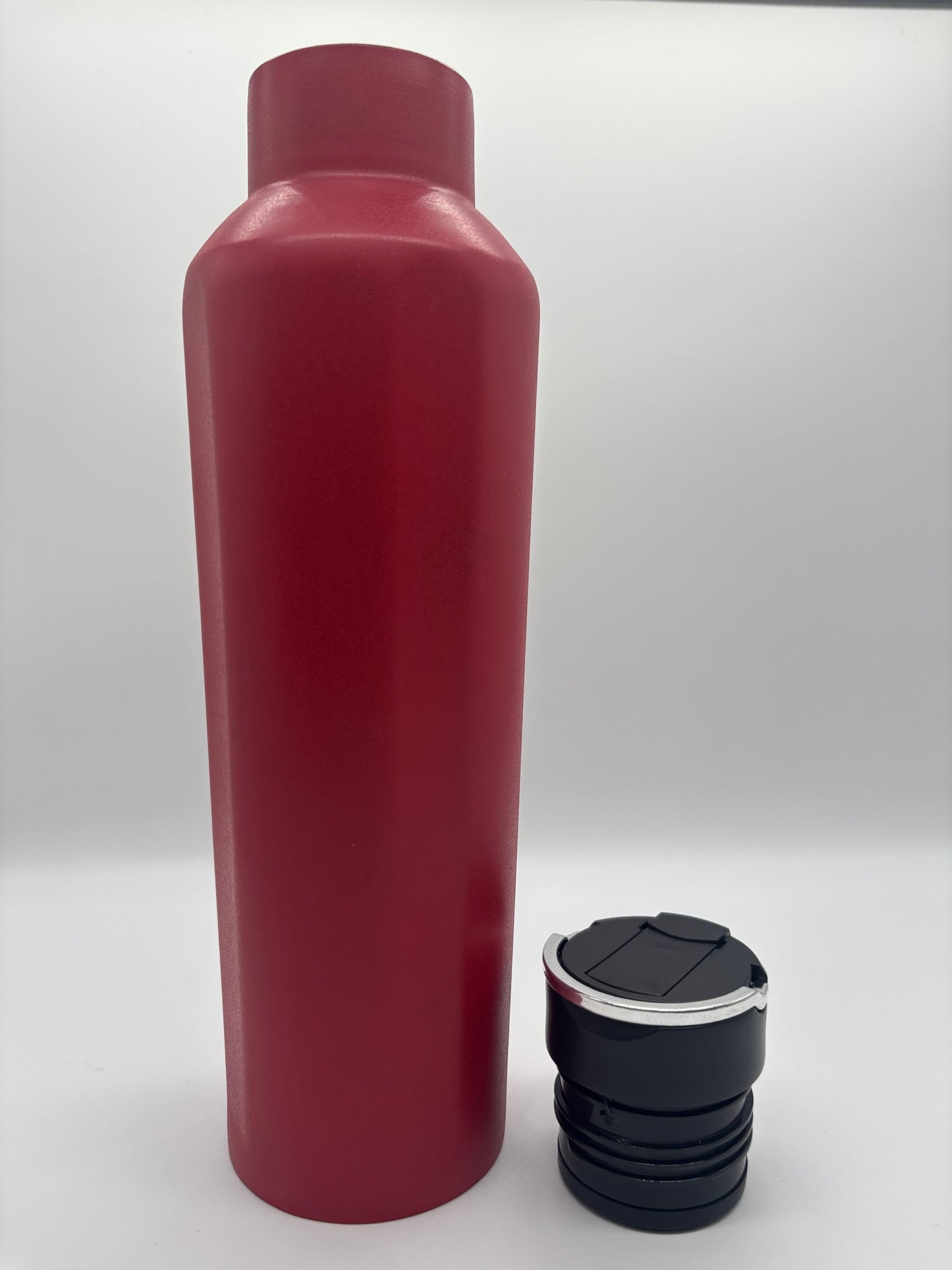 Stainless Steel Slim Water Bottle – Leak-Proof & Odor-Free (750ml)