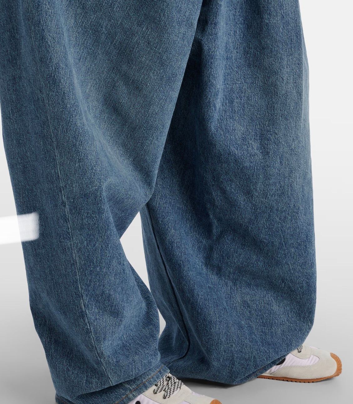 Women’s High-Waisted Pleated Wide-Leg Denim Jeans
