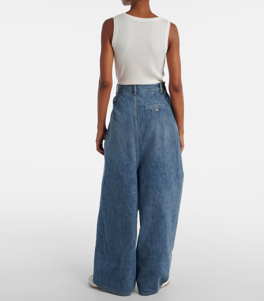 Women’s High-Waisted Pleated Wide-Leg Denim Jeans