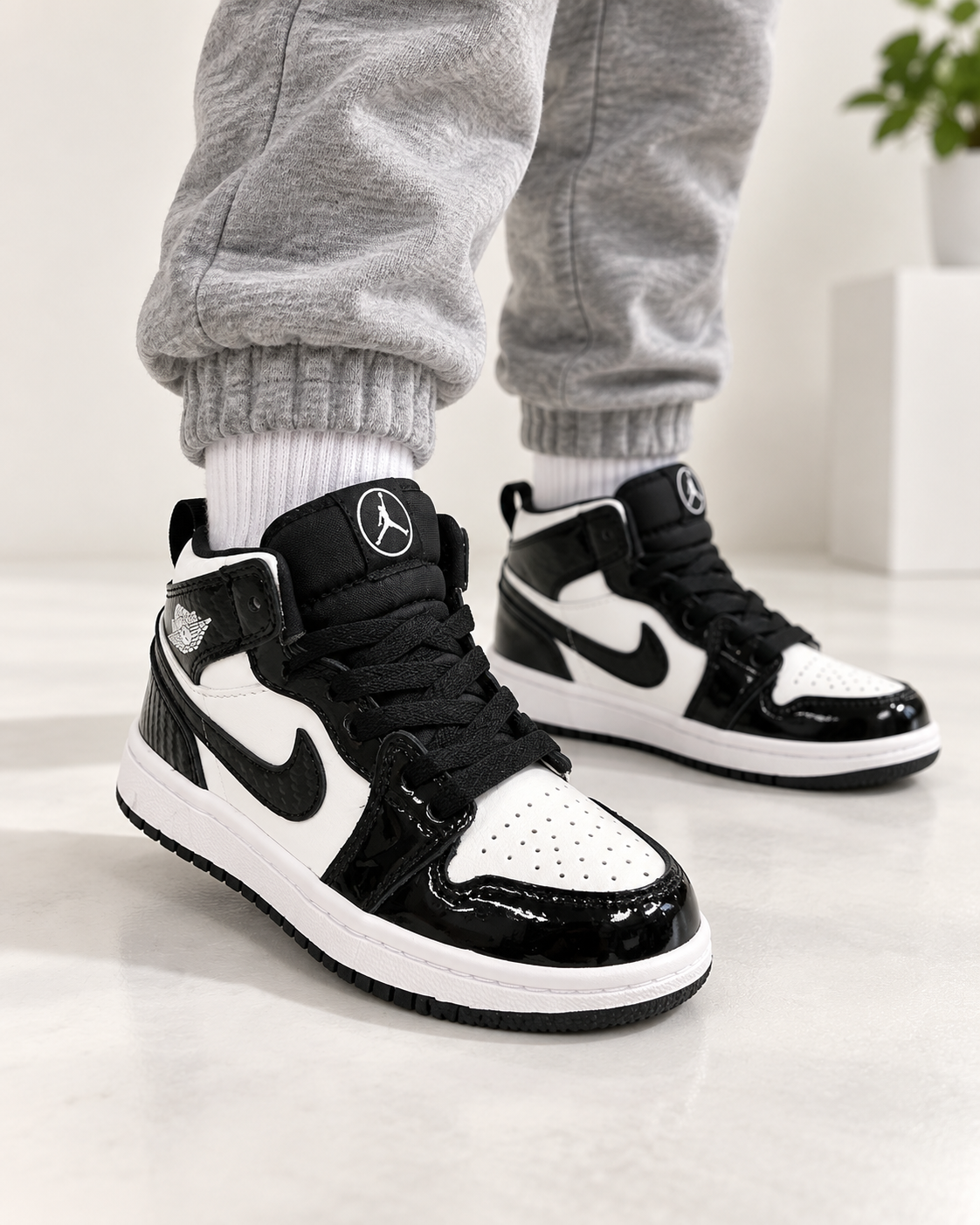 Jordan 1 Retro High GT Kids High-Top Sneakers – Black & White – Size 9C, 10C