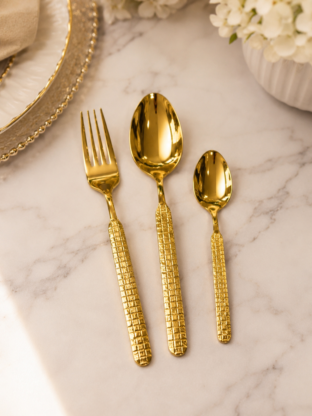 Luxury 37-Piece Gold Cutlery Set with Decorative Stand – Premium Dining Flatware Collection
