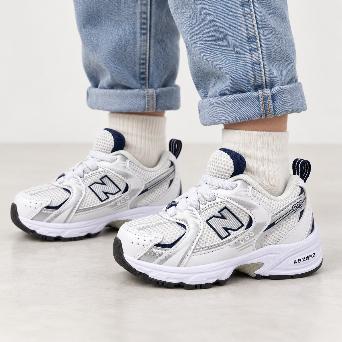 New Balance 530 Sneakers – White, Silver & Navy | ABZORB Size: US 9 / UK 8.5.