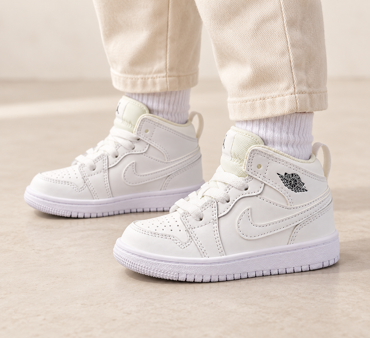 Jordan Toddler White High-Top Sneakers | US 8C, EU 25
