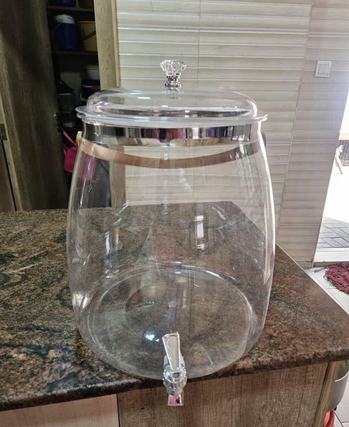 Elegant Clear Beverage Dispenser with Lid & Spigot - 3L/5L/9L