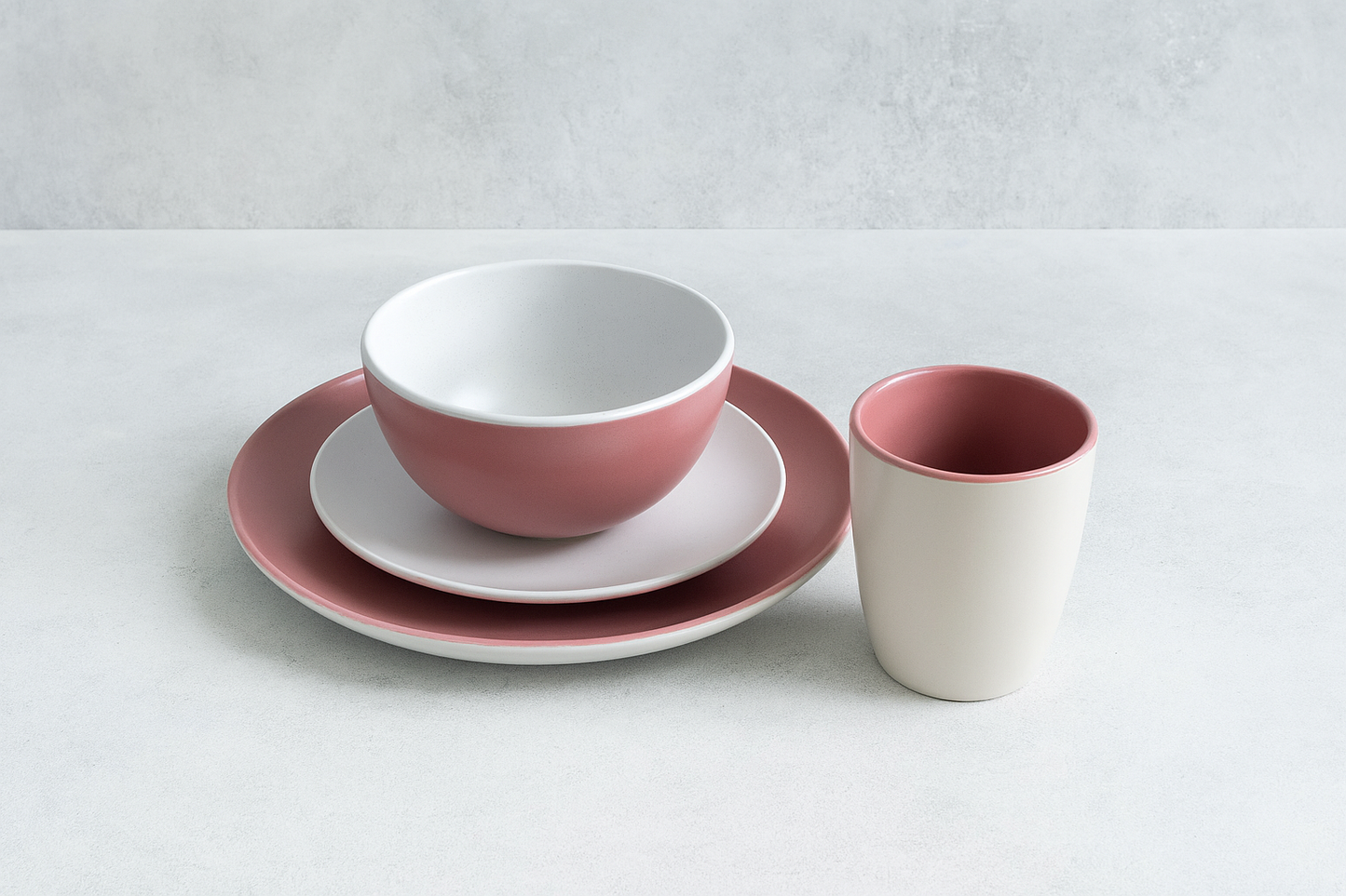 Classic 16-Piece Dinner Set – Ribbed and Plain Ceramic Design